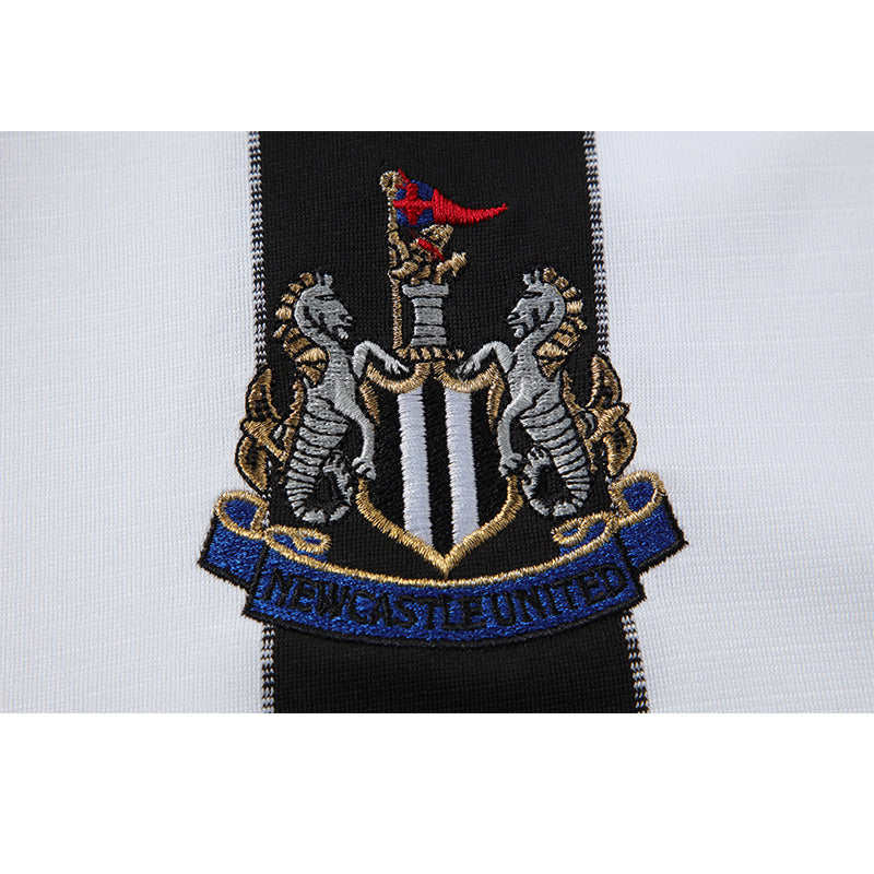 NEWCASTLE UNITED Retro Home Jersey 2000-01 image 4