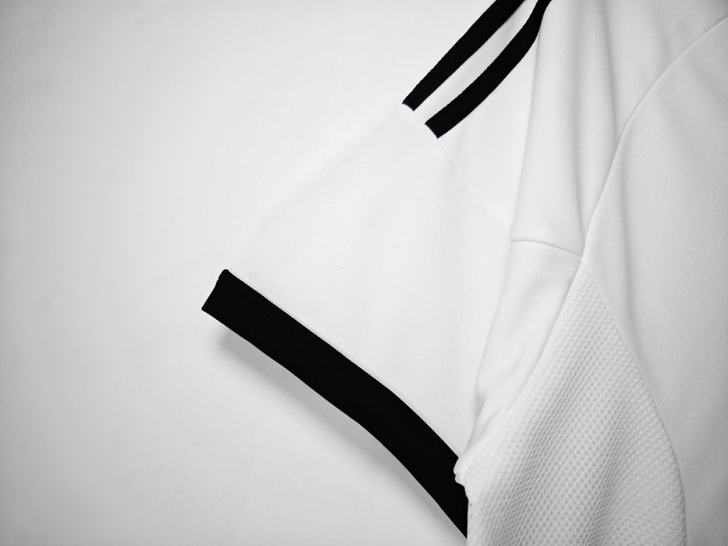 GERMANY Retro Home Jersey 2002 image 4