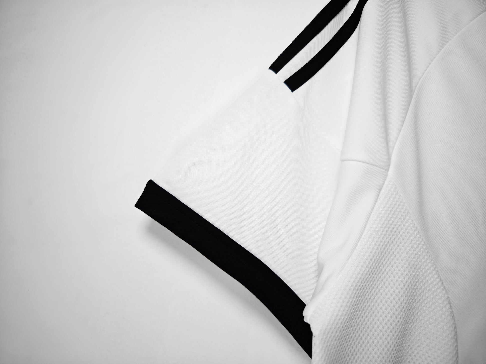 GERMANY Retro Home Jersey 2002 image 4