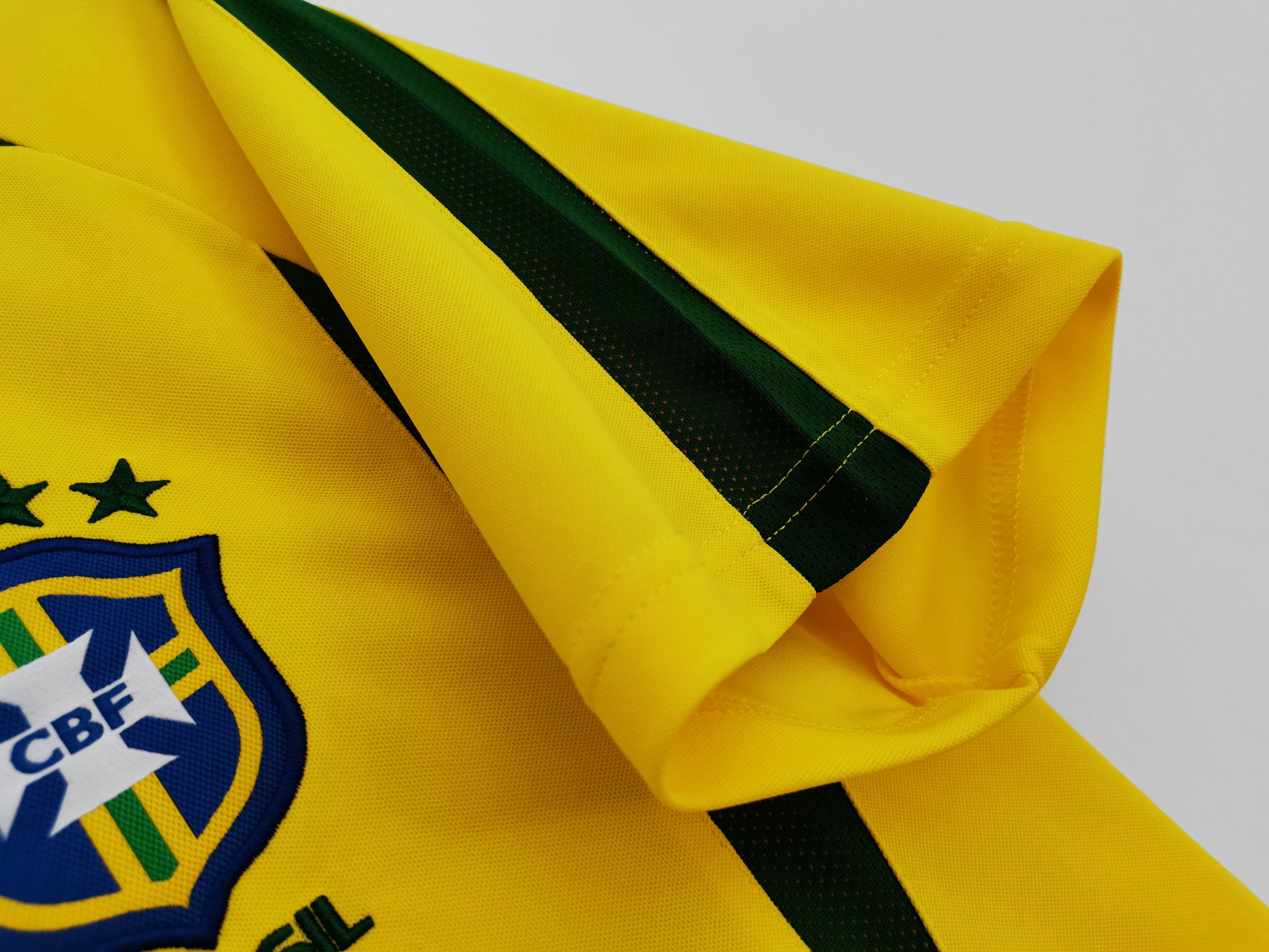 BRAZIL Retro Home Jersey 2002 image 5