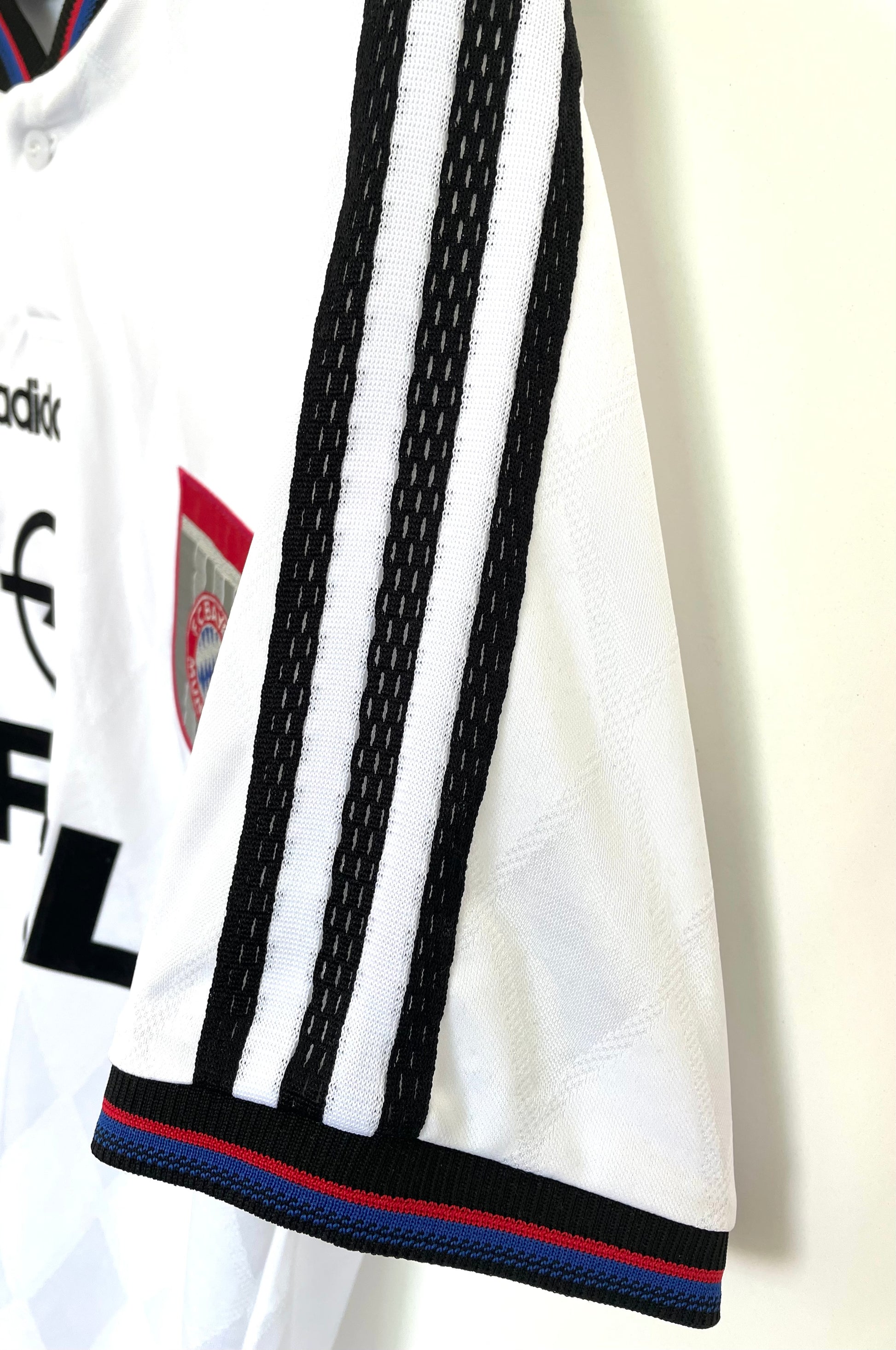 BAYERN MUNICH Retro Away Jersey 1997-98 image 9