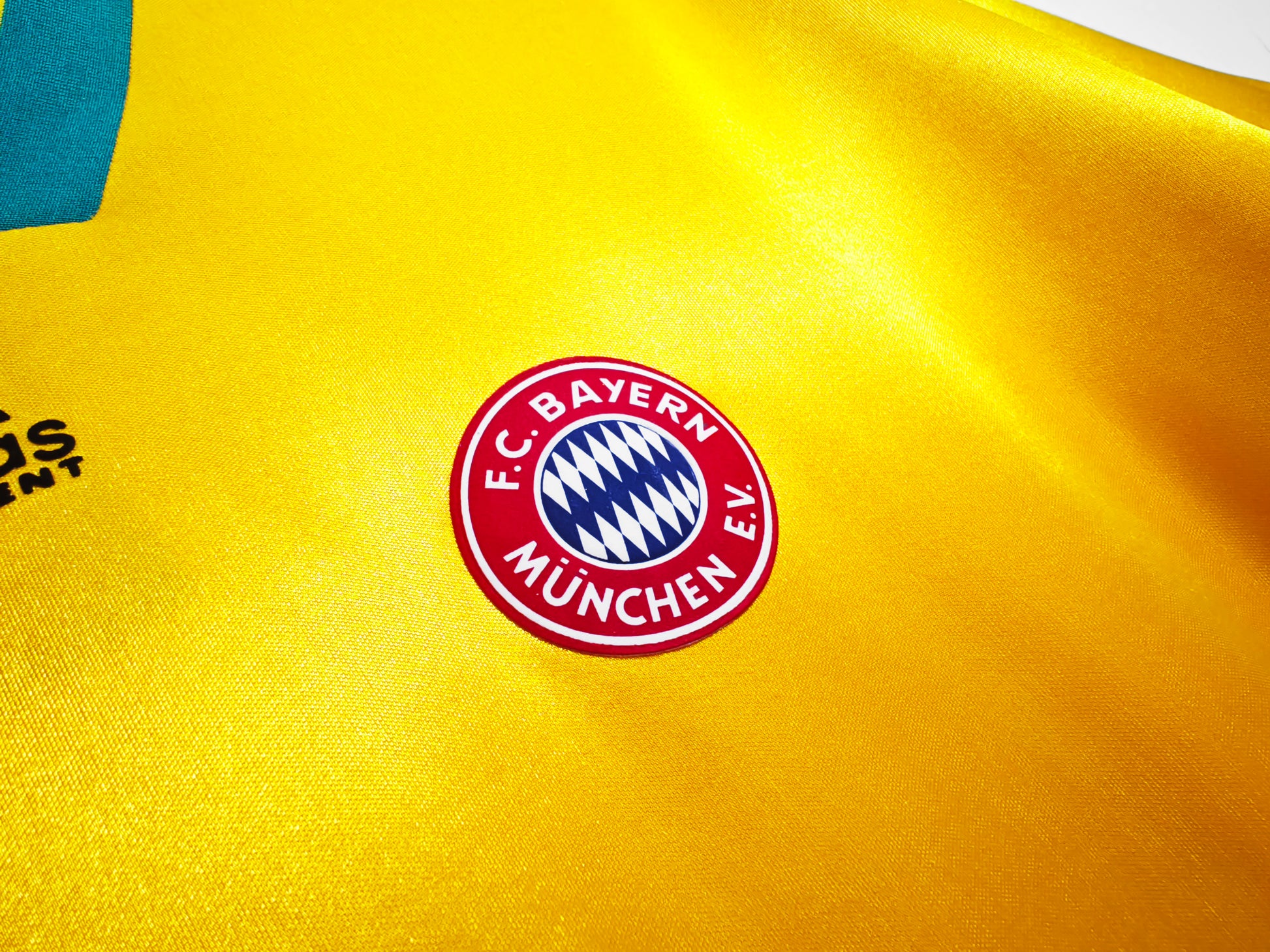 BAYERN MUNICH Retro Away Jersey 1993-95 image 8