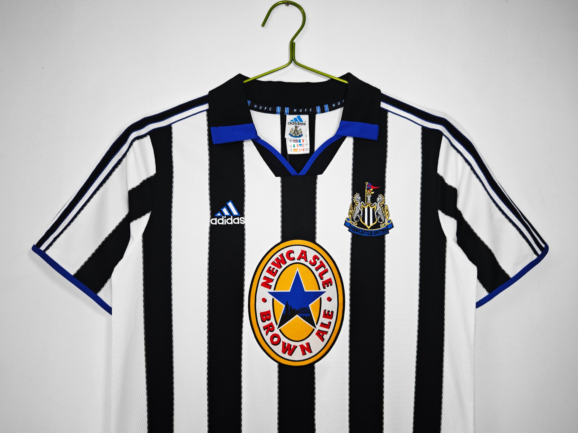 NEWCASTLE UNITED Retro Home Jersey 1999-00 image 2