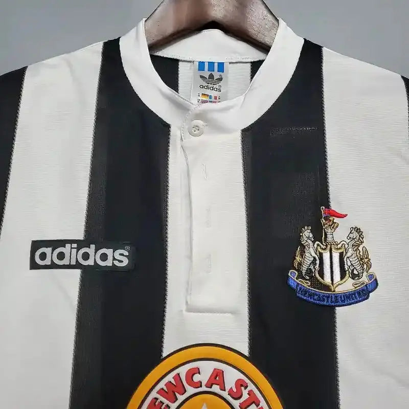 NEWCASTLE UNITED Retro Home Jersey 1995-97 image 6
