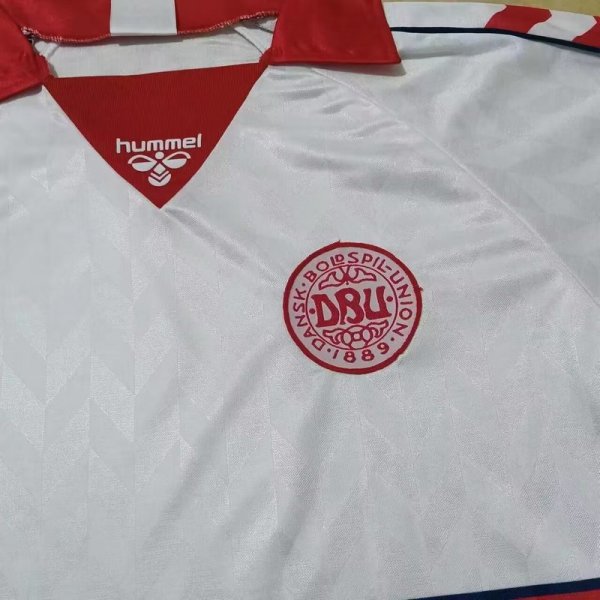 DENMARK Retro Away Jersey 1988 image 3