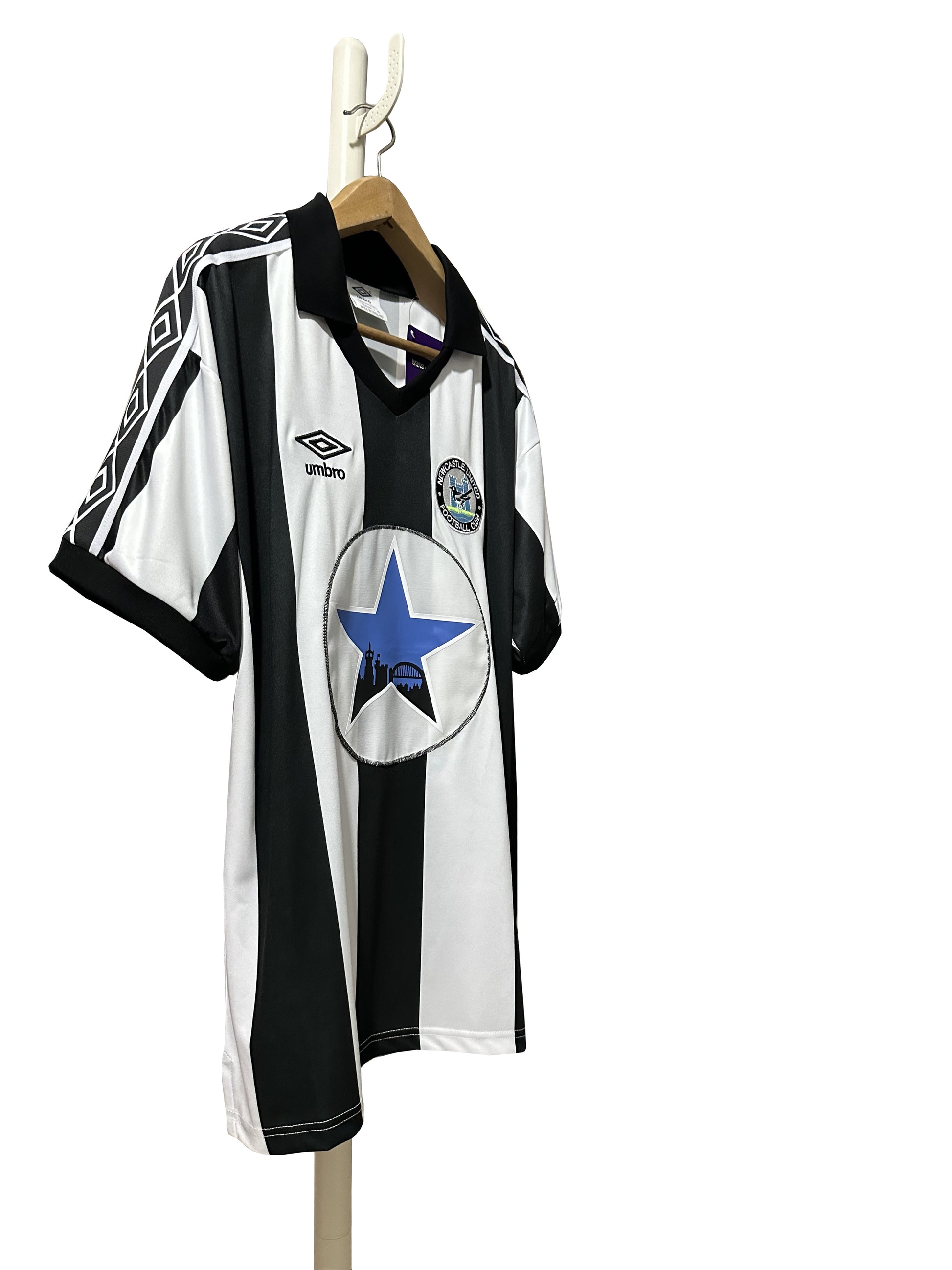 NEWCASTLE UNITED Retro Home Jersey 1980-82 image 5