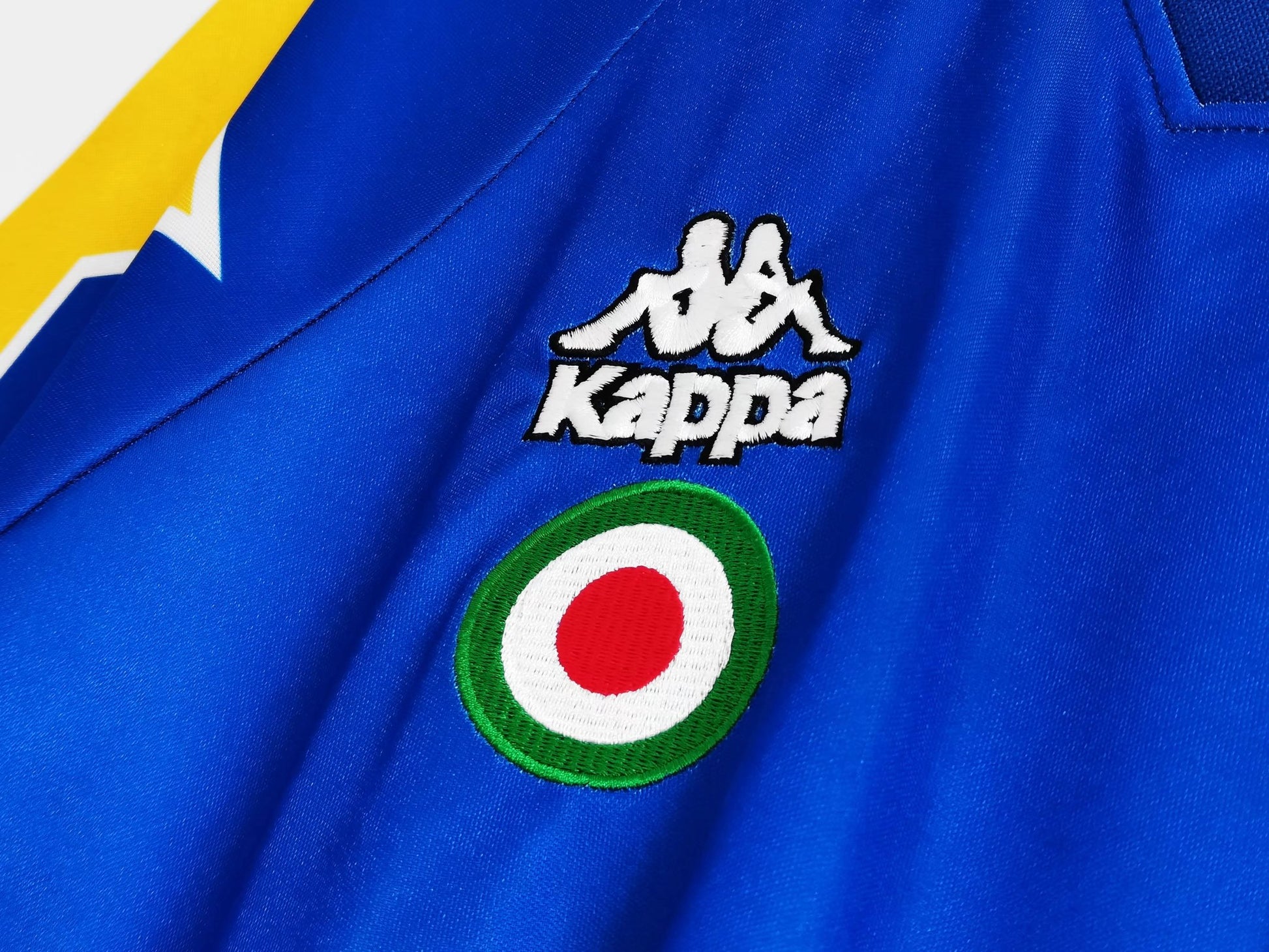 JUVENTUS Retro Away Jersey 1996-97 image 5