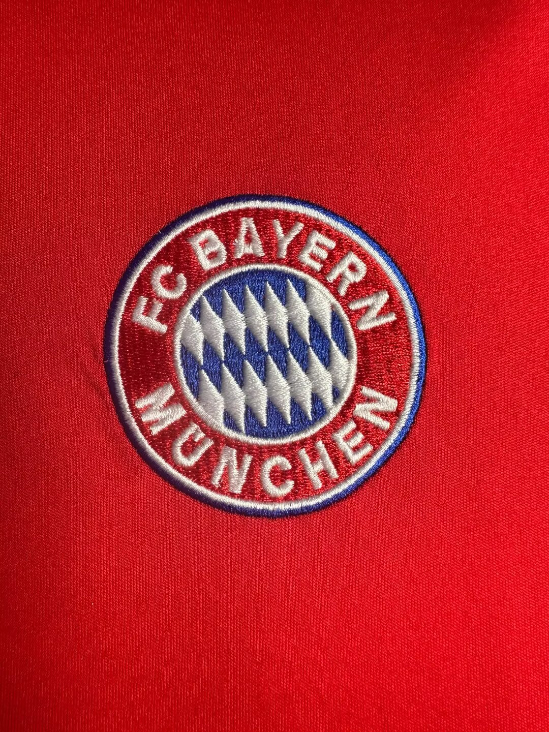 BAYERN MUNICH Retro Home Jersey 2000-01 image 5