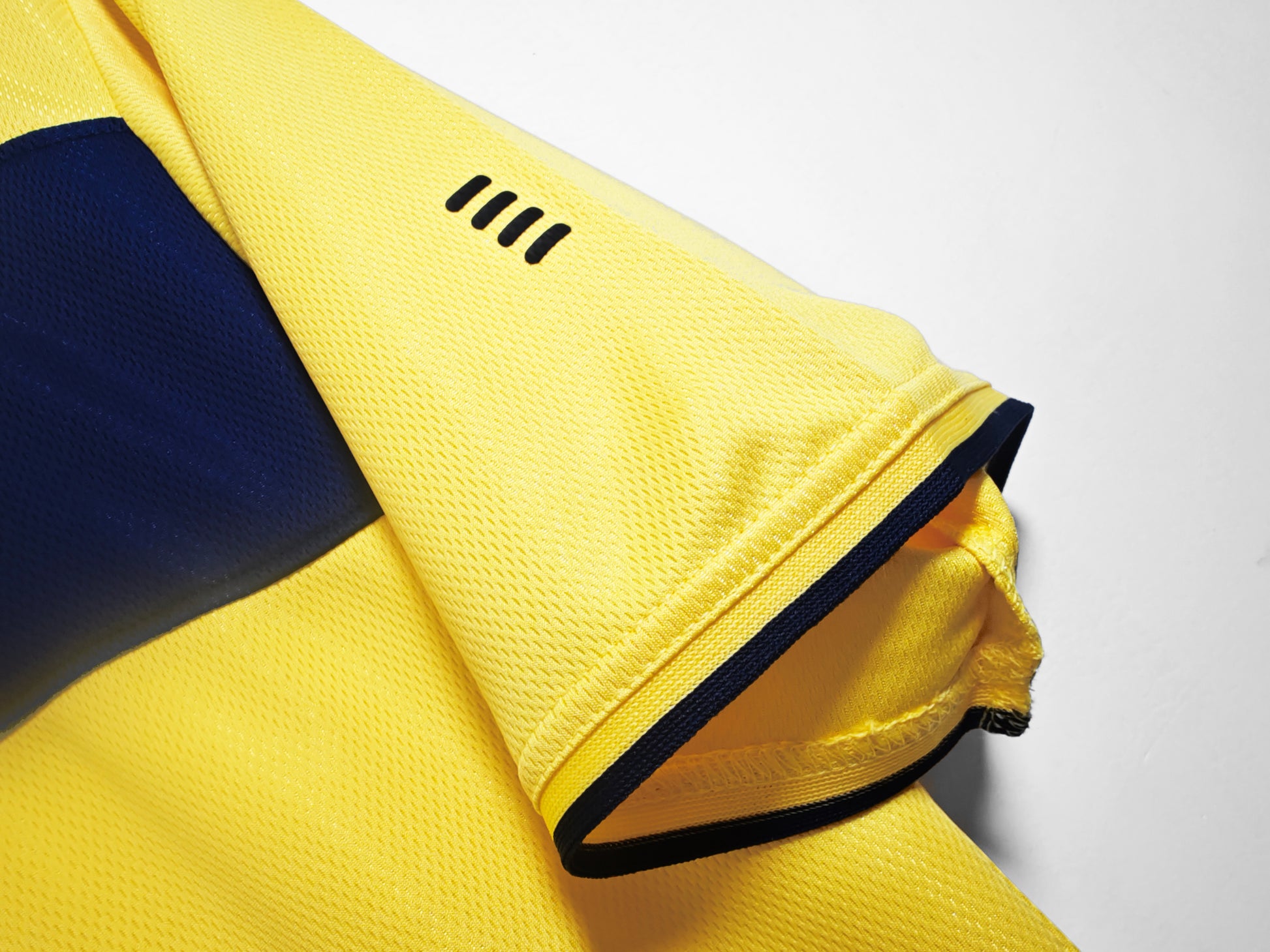 SCOTLAND Retro Away Jersey  2002 image 4