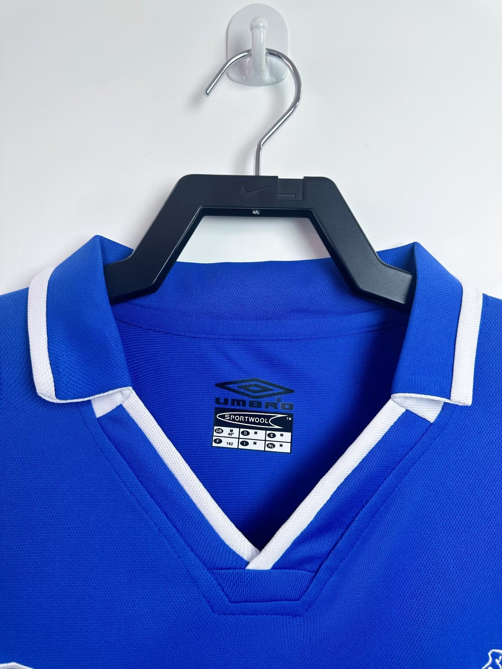CHELSEA Retro Home Jersey 2001-03 image 2