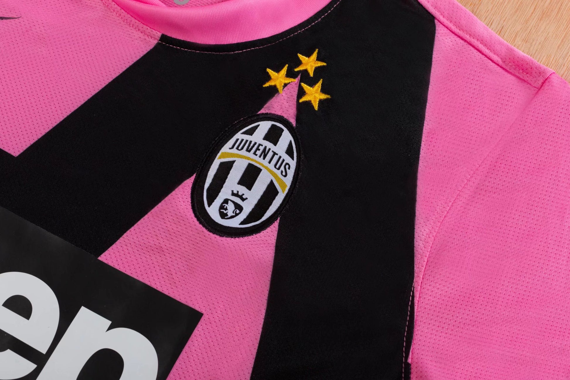 JUVENTUS  RETRO Away JERSEY 2012-13 image 2