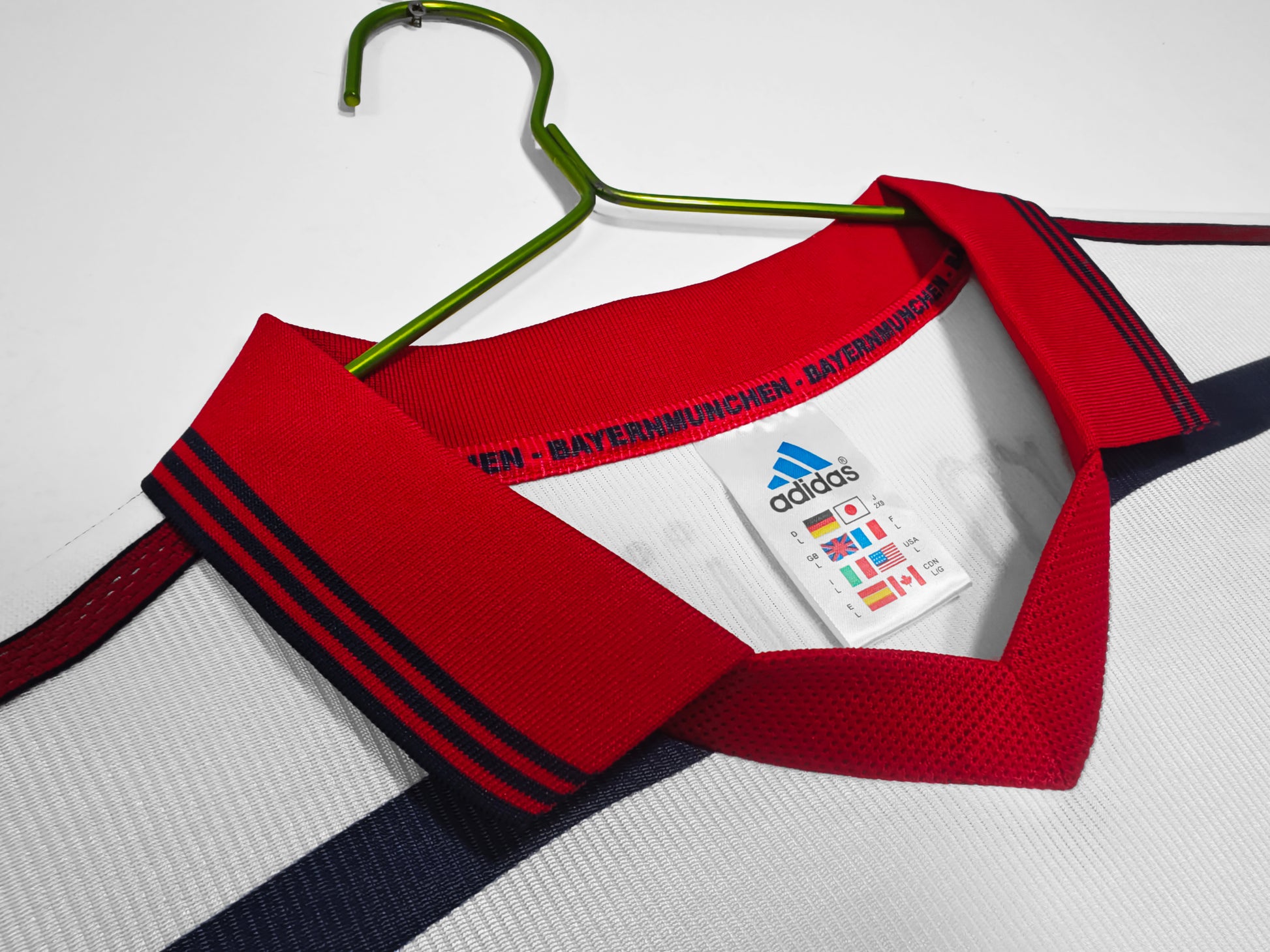 BAYERN MUNICH Retro Away Jersey 1998 image 3
