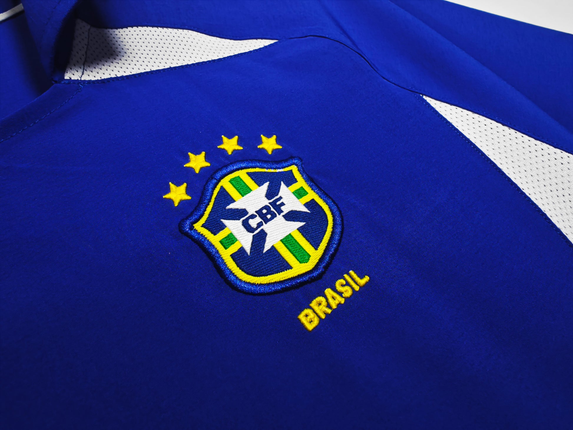 BRAZIL Retro Away Jersey 2002 image 4