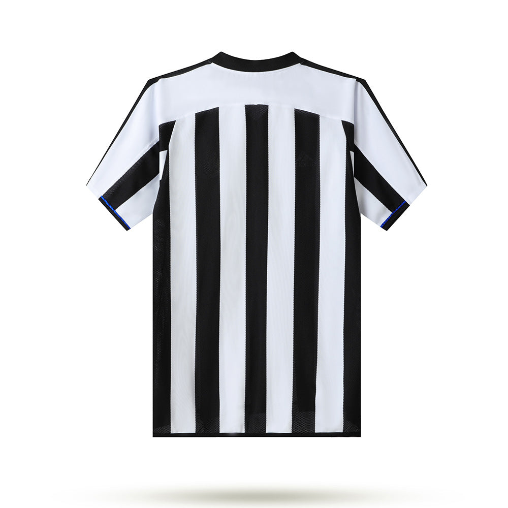 NEWCASTLE UNITED Retro Home Jersey 2003-05 image 1