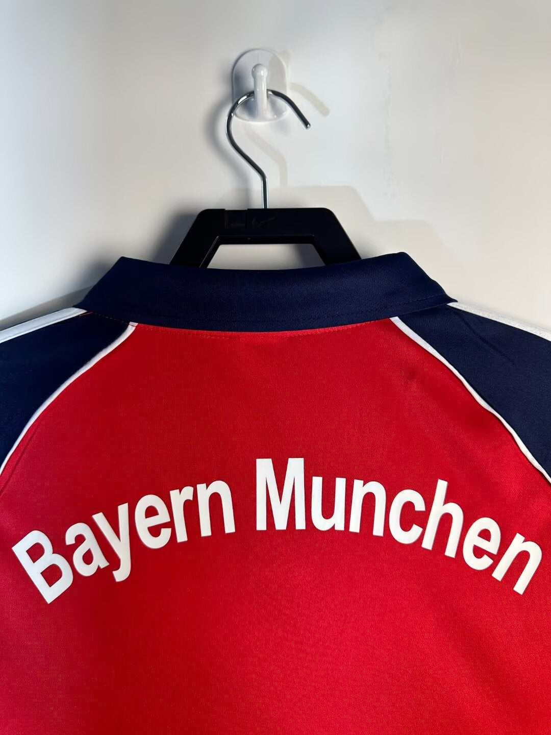 BAYERN MUNICH Retro Home Jersey 2000-01 image 8