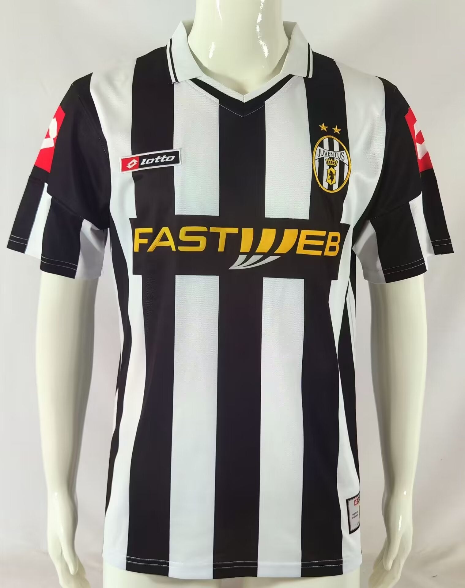 JUVENTUS Retro Home Jersey 2001-02 image 4