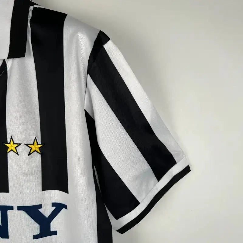 JUVENTUS  Retro Home Jersey 1996-97 image 4