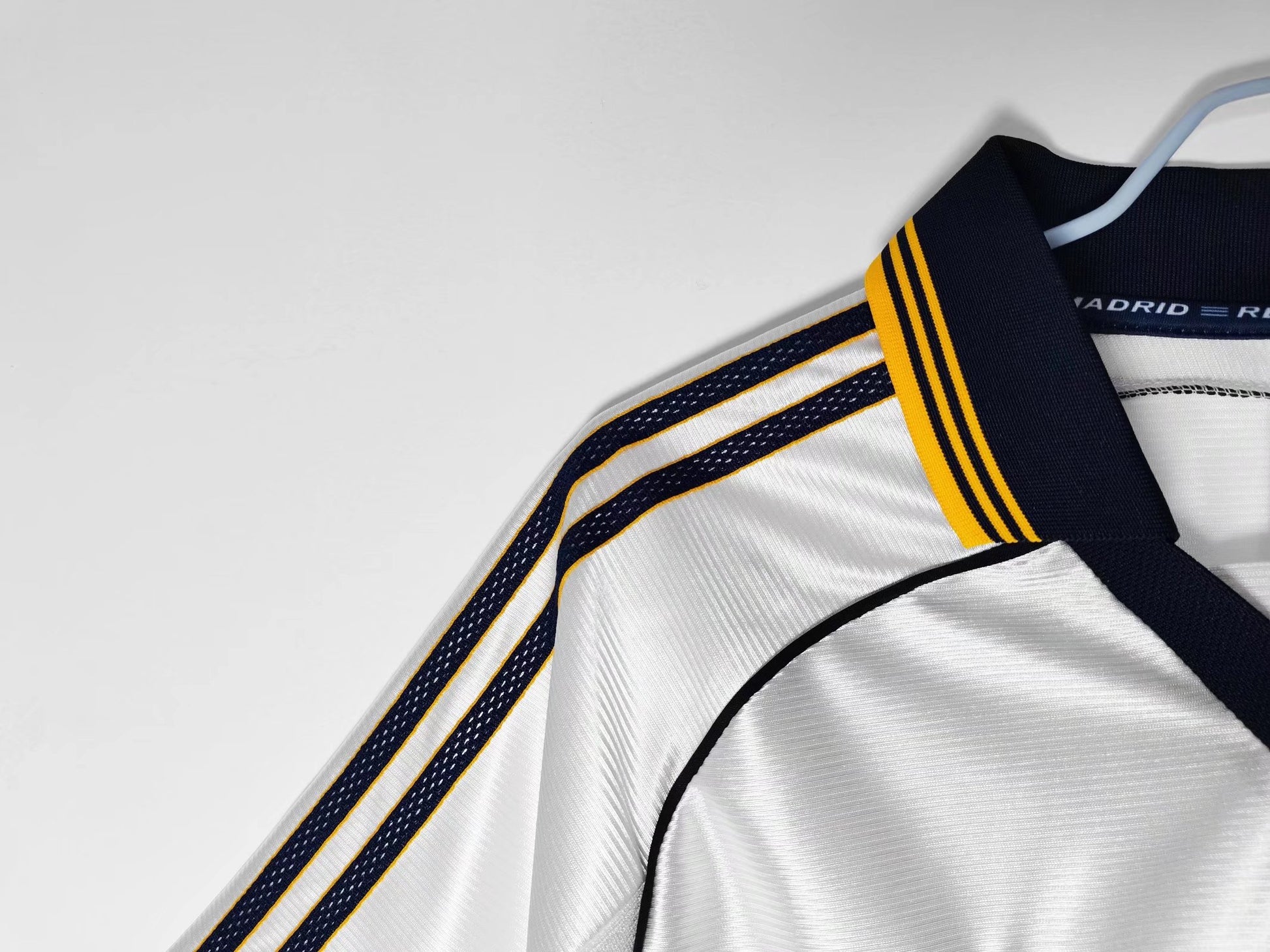 REAL MADRID Retro Home Jersey 1998-99 image 7