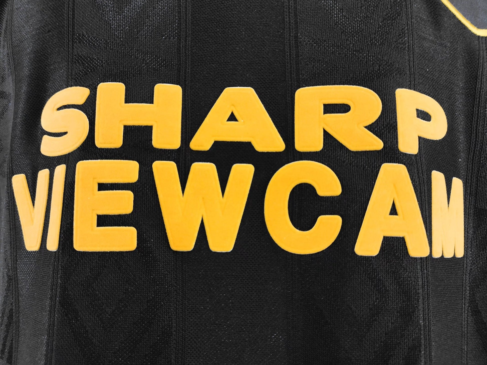 MANCHESTER UNITED RETRO JERSEY 1993-95 image 8