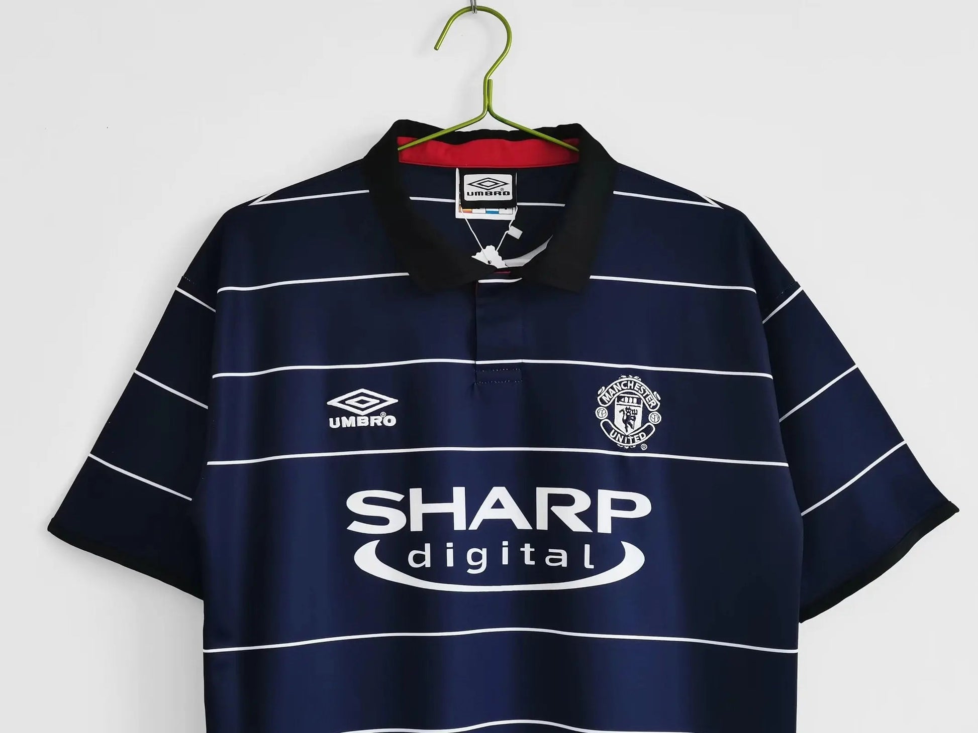 MANCHESTER UNITED RETRO JERSEY 1999-00 image 1