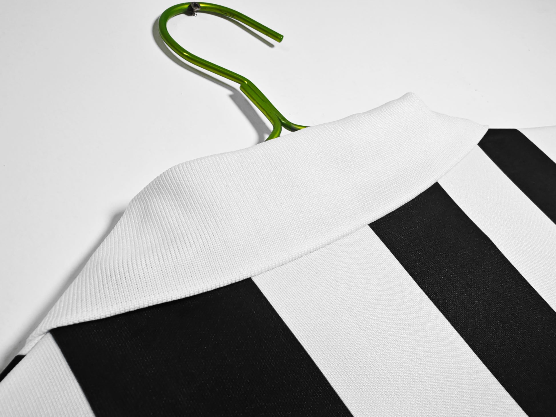 JUVENTUS  RETRO HOME JERSEY 1998-99 image 8