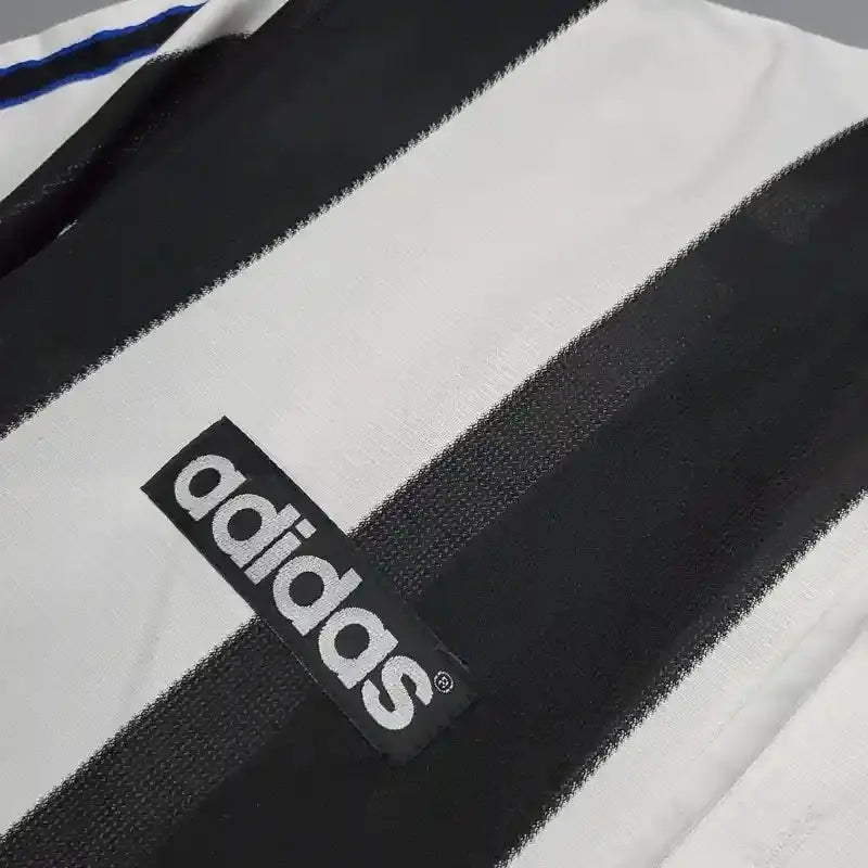 NEWCASTLE UNITED Retro Home Jersey 1995-97 image 1
