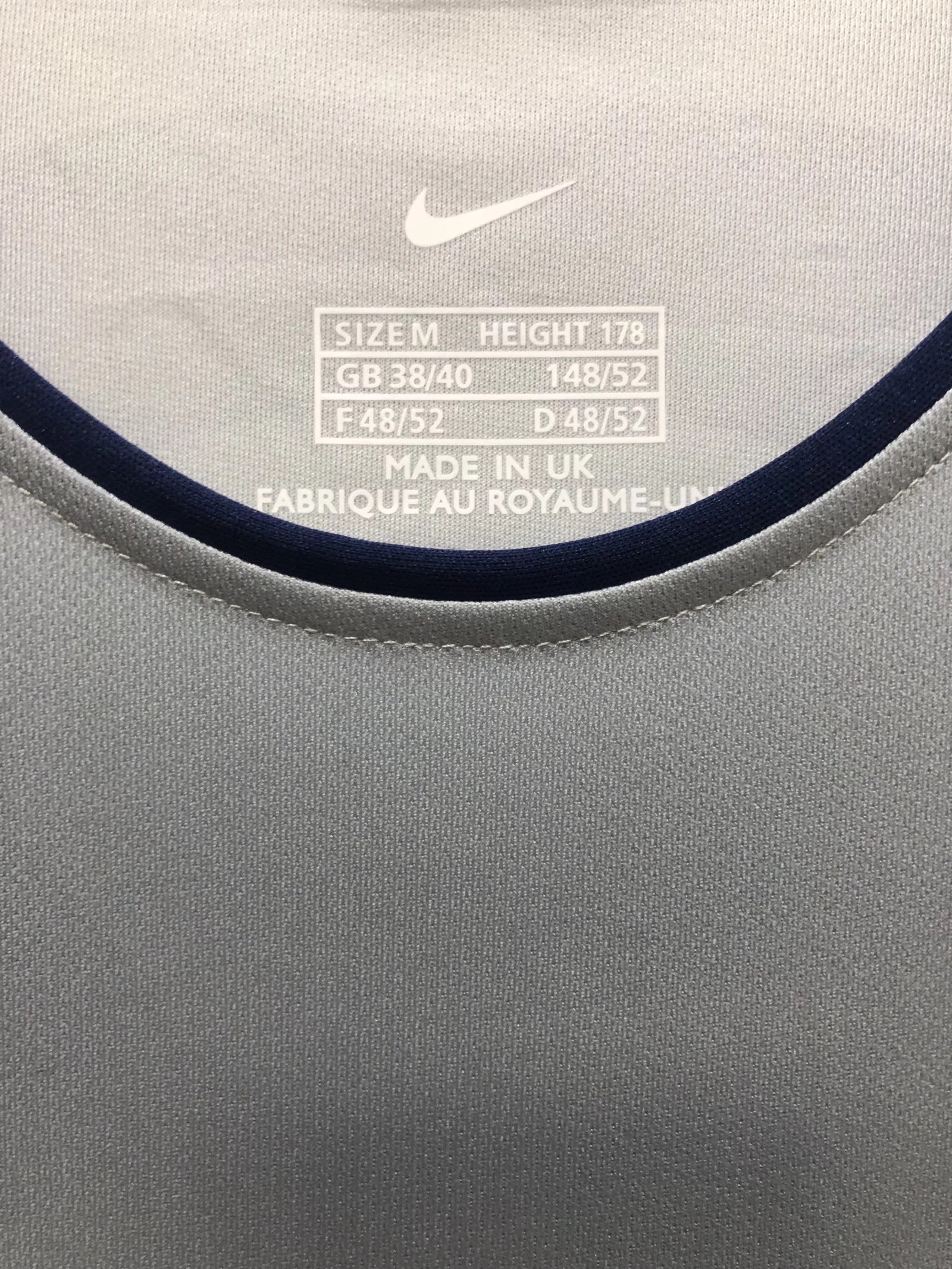 PSG Retro Away Jersey 2000-01 image 2