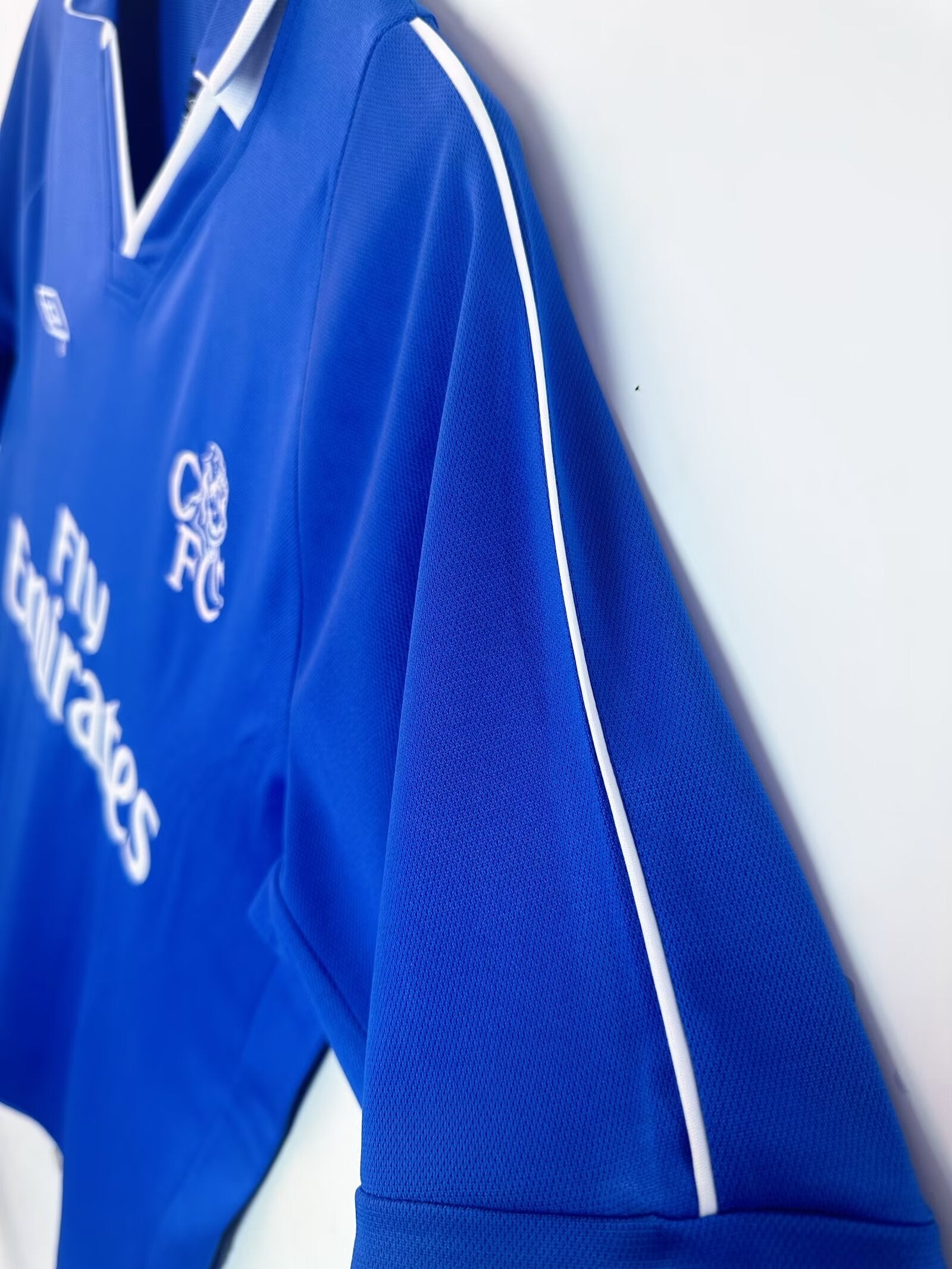 CHELSEA Retro Home Jersey 2001-03 image 4