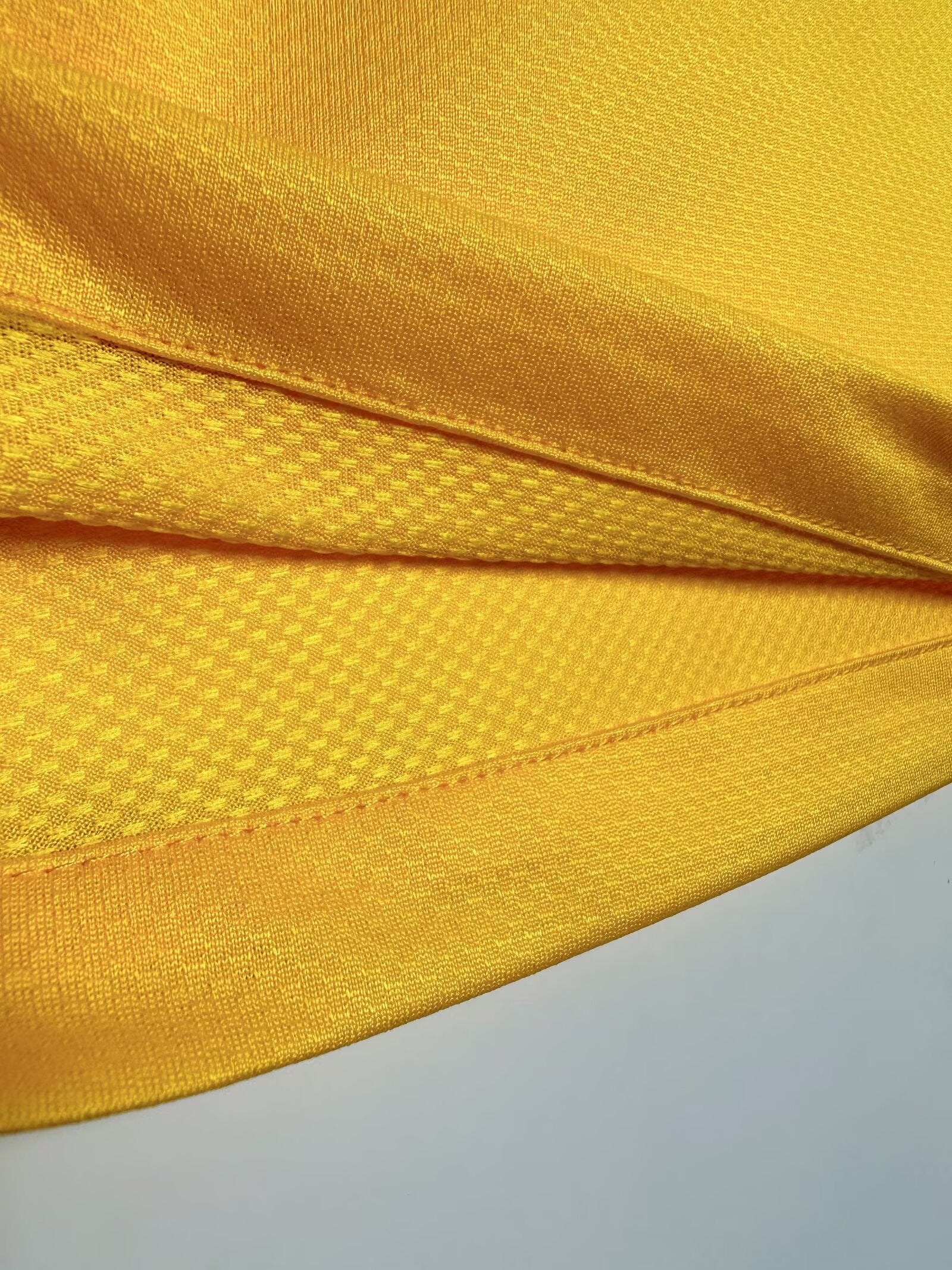 BRAZIL Retro Home Jersey 2010 image 4