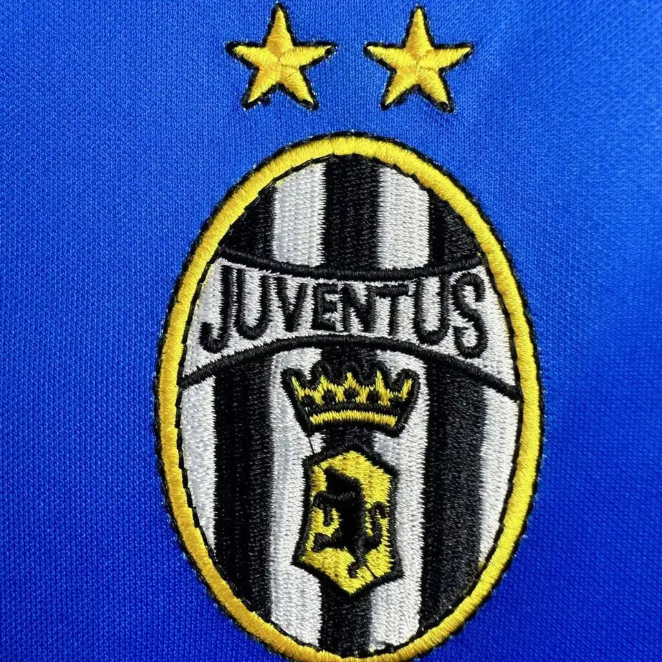 Juventus Retro Away Jersey 1999-00 image 3