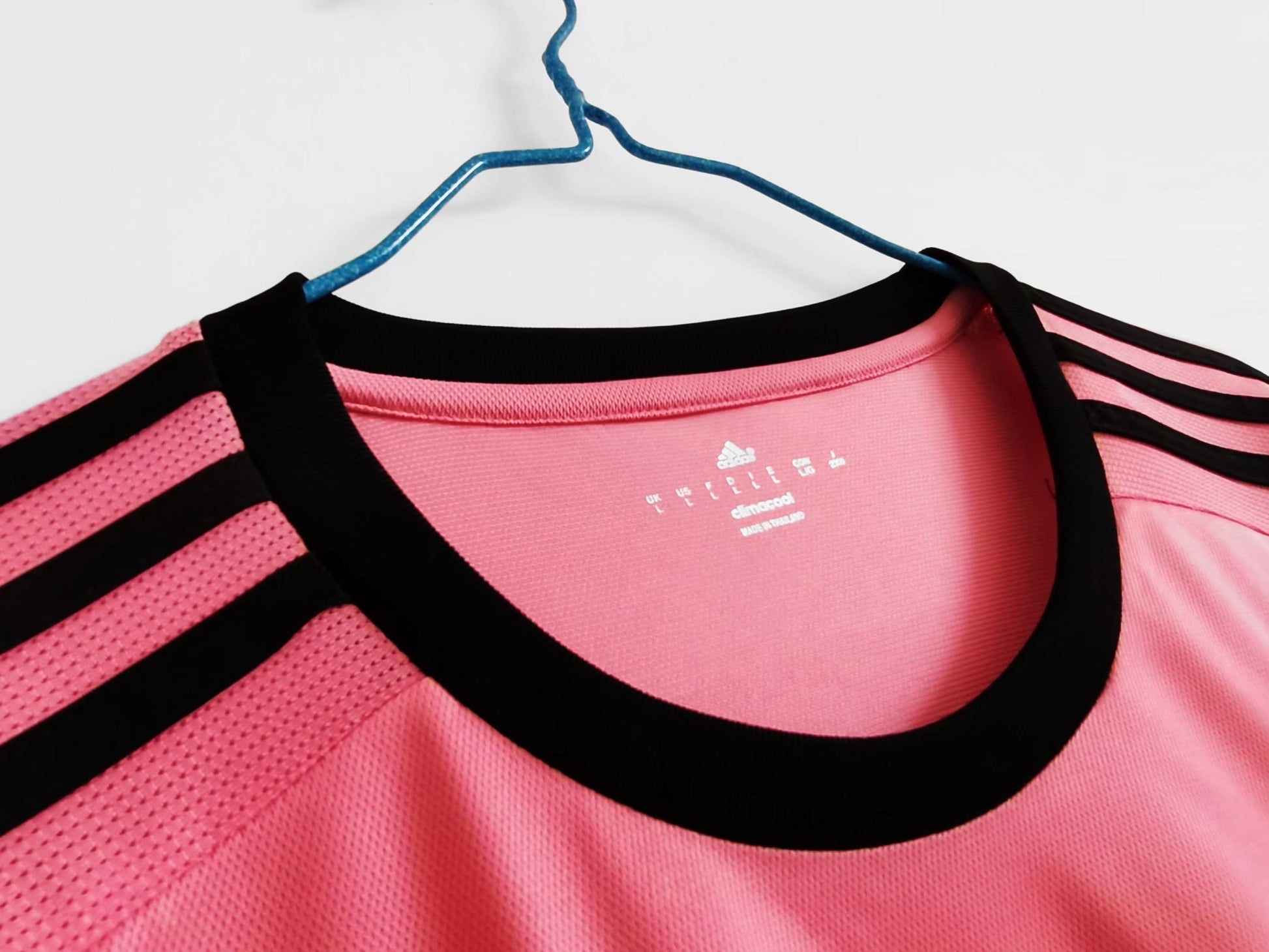 JUVENTUS  RETRO Away JERSEY 2015-16 image 2