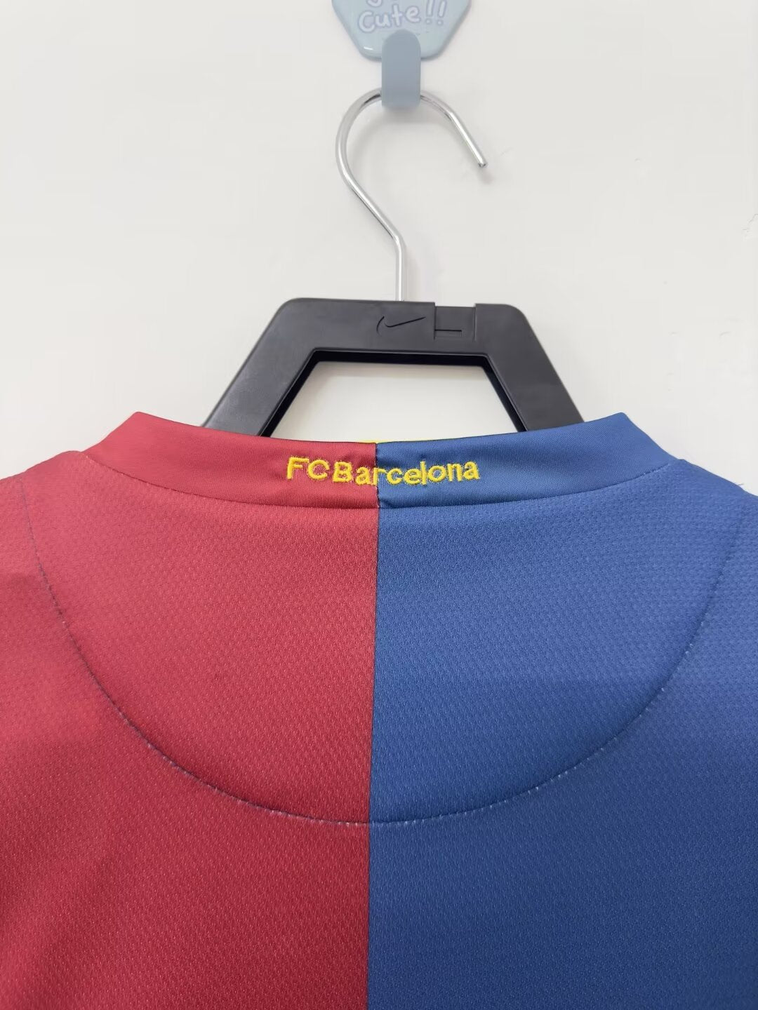 BARCELONA Retro Home Jersey  2006-07 image 10