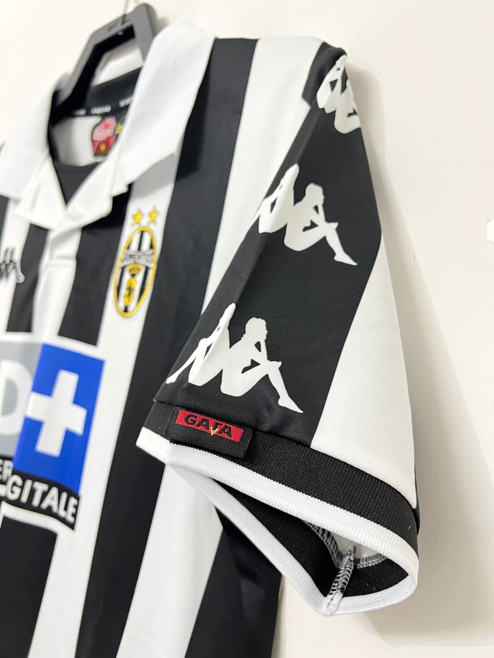 JUVENTUS  RETRO HOME JERSEY 1999-00 image 2