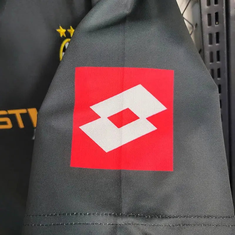 JUVENTUS Retro Away Jersey 2001-02 image 5