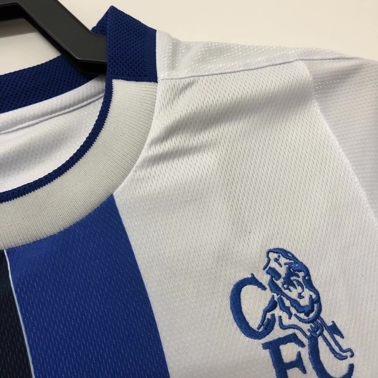 CHELSEA Retro Away Jersey 2003-04 image 6