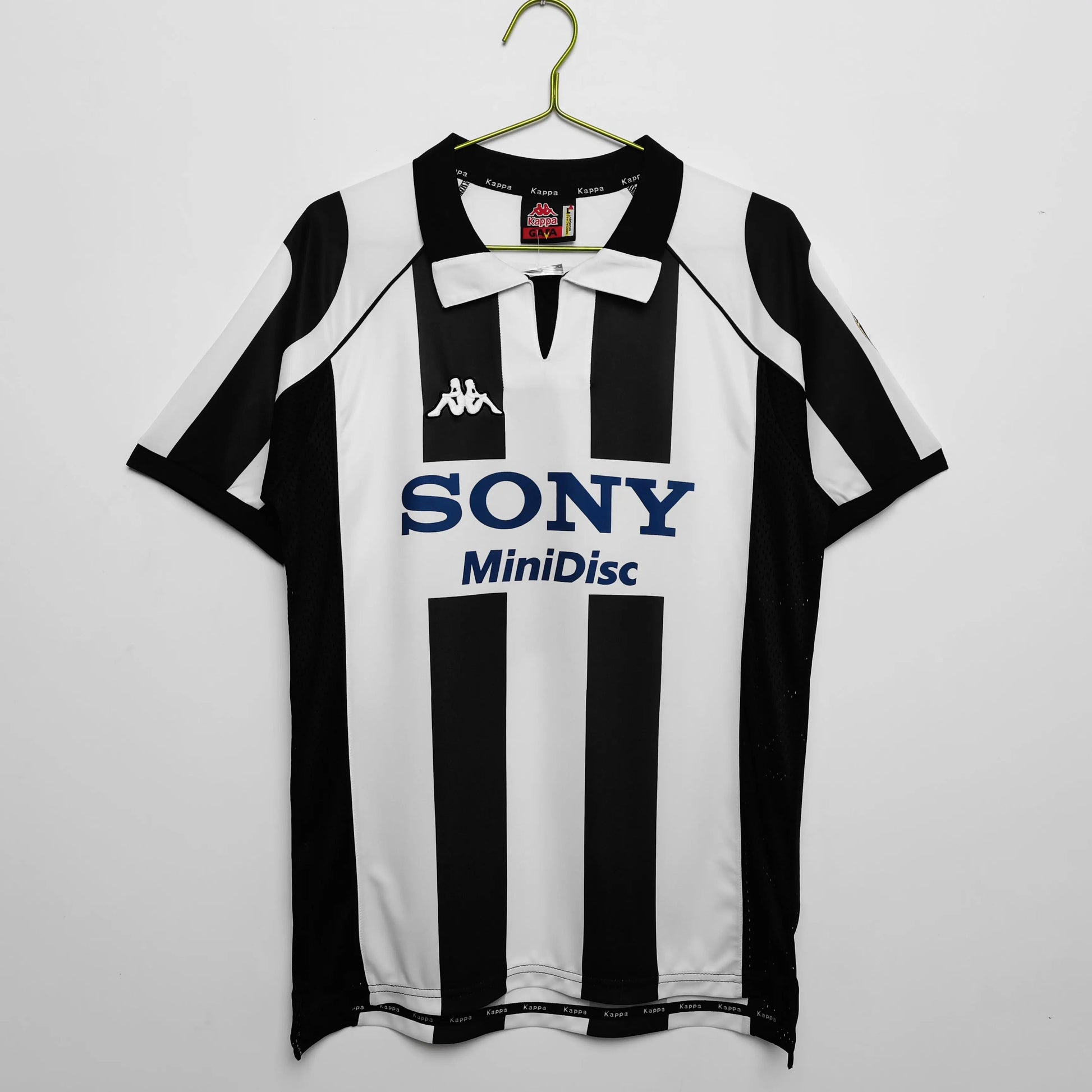 JUVENTUS  RETRO Home JERSEY 1997-98 image 0