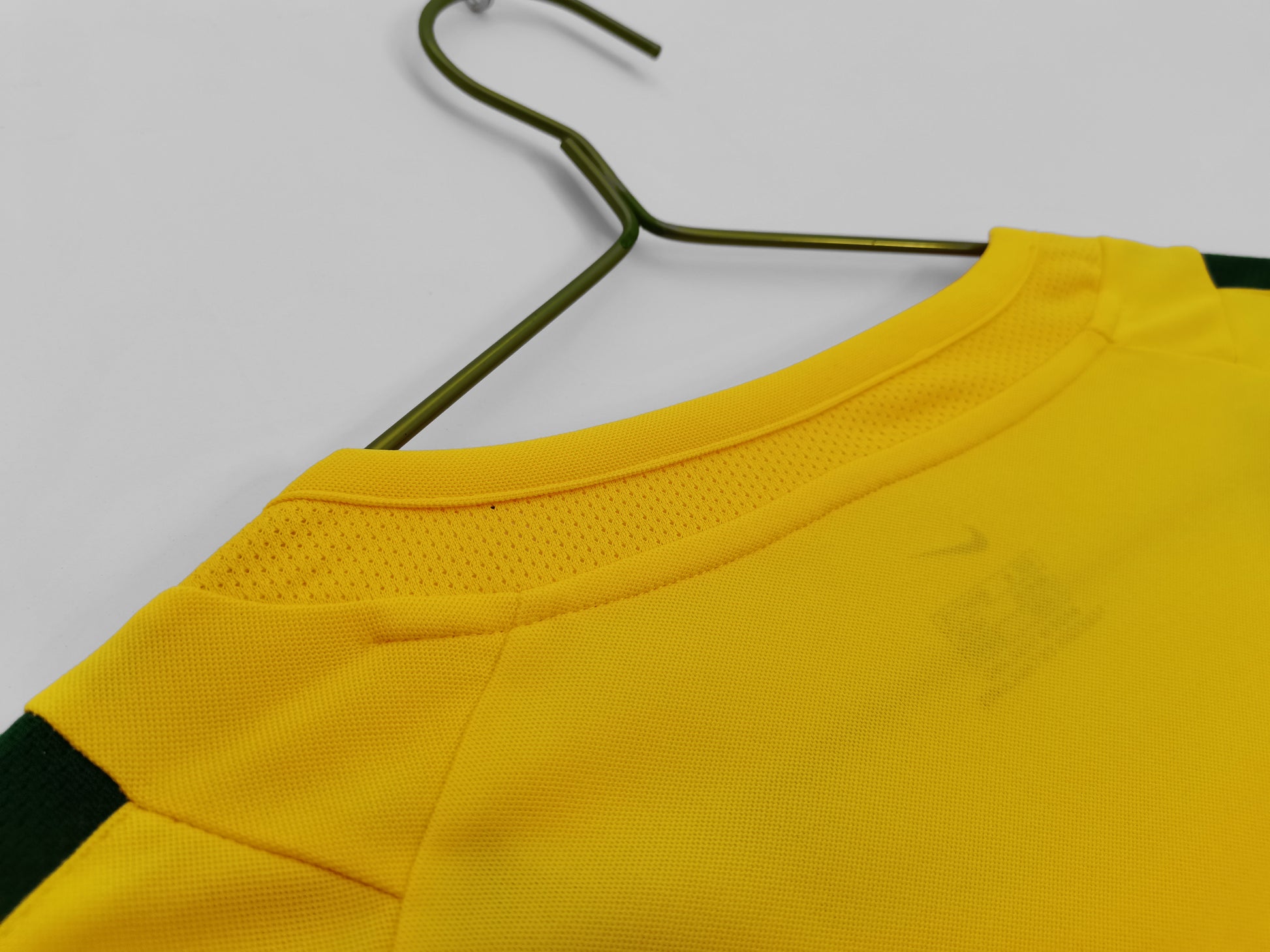 BRAZIL Retro Home Jersey 2002 image 9