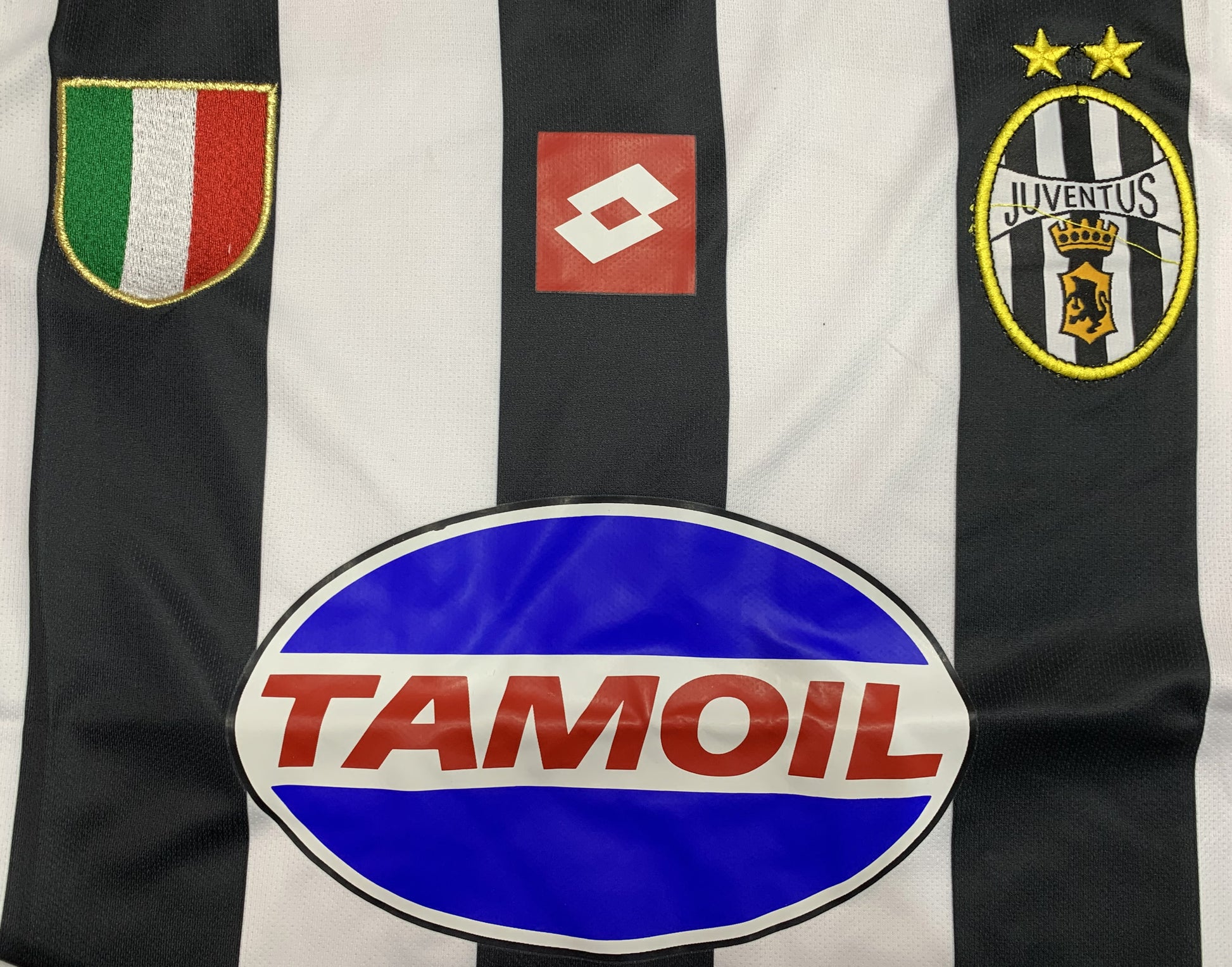 JUVENTUS Retro Home Jersey 2002-03 image 3