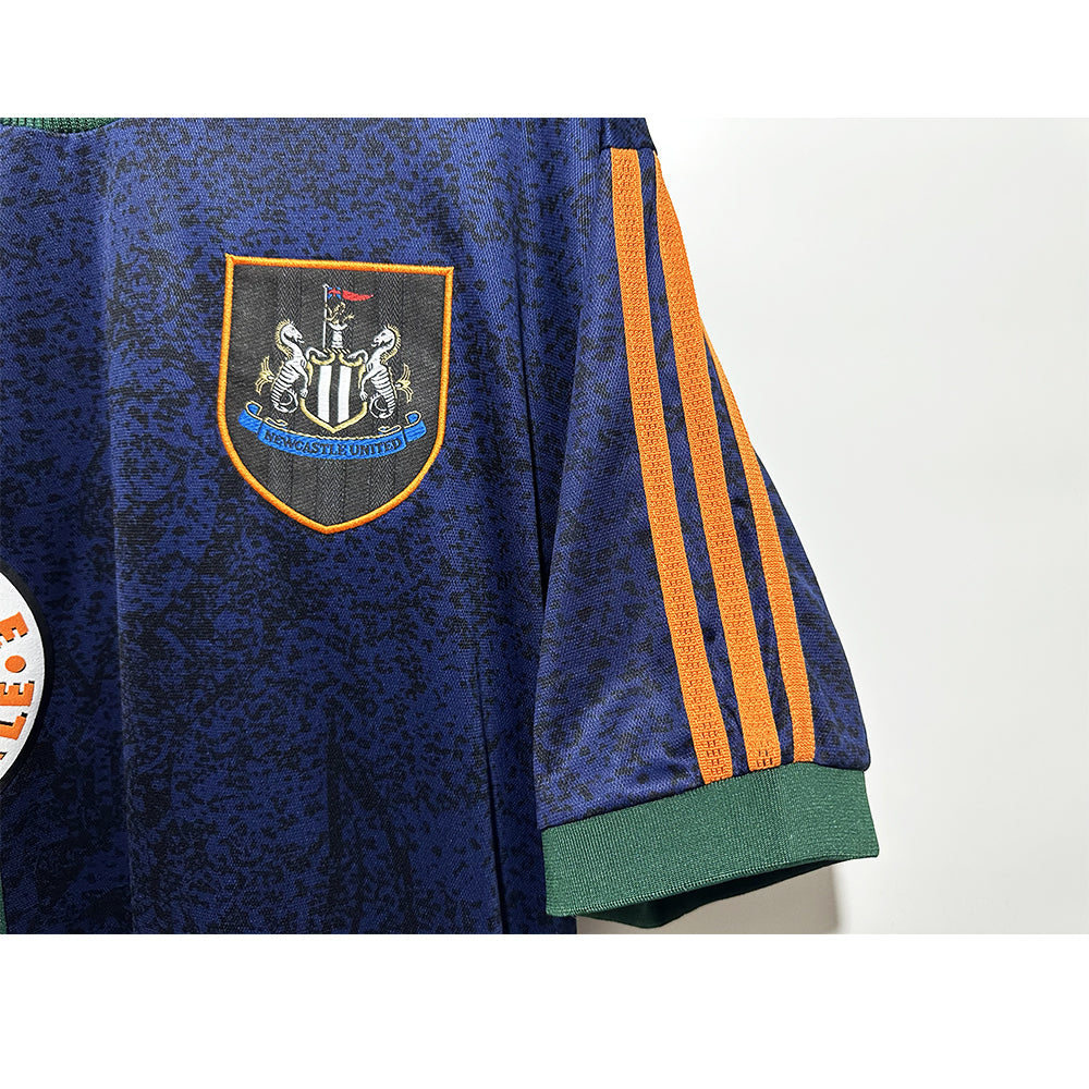 NEWCASTLE UNITED Retro Away Jersey 1997-98 image 3