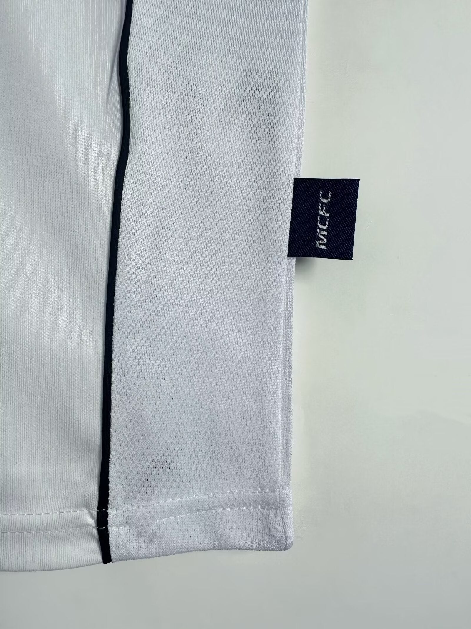 MANCHESTER CITY Retro Away Jersey 2002-03 image 3