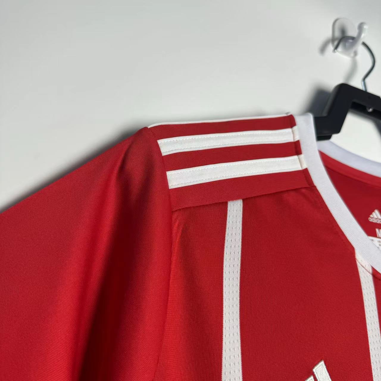 BAYERN MUNICH Retro Home Jersey 2016-17 image 3